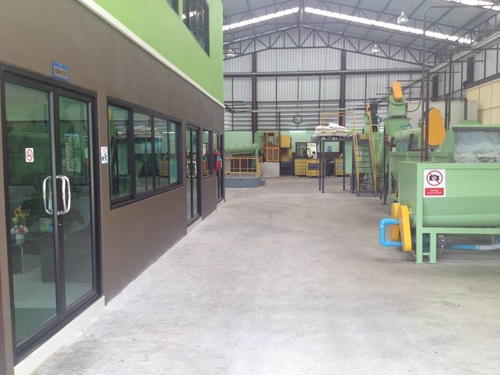 trường hợp công ty mới nhất về Dây chuyền máy tái chế chai PET chạy tại Thái Lan