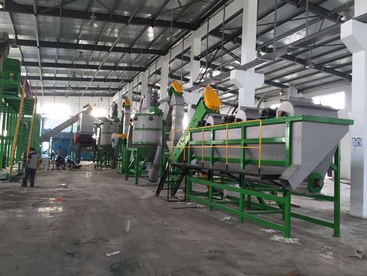 Máy tái chế PET 1000kg / h / nhà máy tái chế chai vật nuôi / dây chuyền rửa vảy vật nuôi