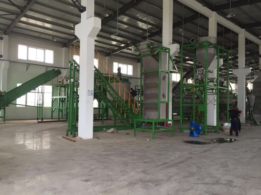 Máy tái chế PET 1000kg / h / nhà máy tái chế chai vật nuôi / dây chuyền rửa vảy vật nuôi
